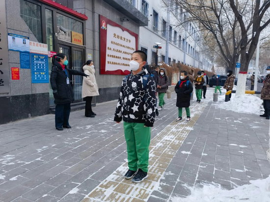 新十条发布后，多地陆续恢复线下教学，大学调整管理