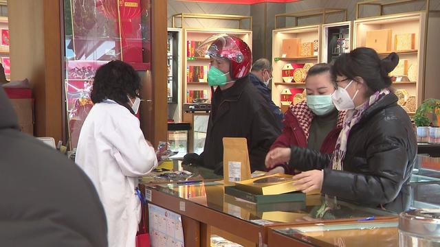 布洛芬、感冒冲剂等部分药品市场有售 温补品销量上升