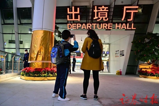 “熟悉的感觉回来了！”现场直击，深港全面通关！出境团队游重启，2.6万元产品，1分钟售罄！