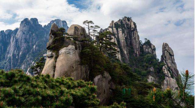 中国有很多好玩的地方 中国有很多好玩的地方和美食英语